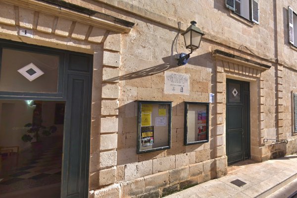 Posem en marxa la renovació de la imatge exterior de la Casa de Cultura de Ciutadella