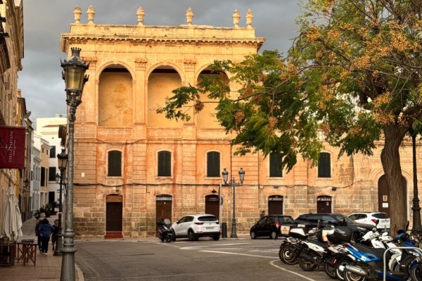 Modificació de la ubicació de les terrasses de la Plaça des Born