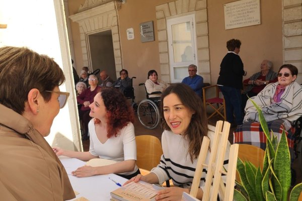 El llibre "La nova edat" transmet la mirada més humana del Geriàtric de Ciutadella